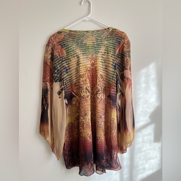 PRINTED‎ Top with Beading Detail - Picture 4 of 5